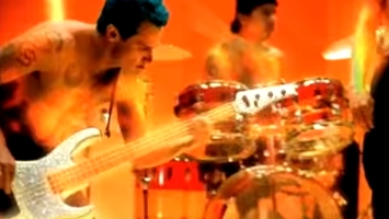 歌詞和訳 Around The World Red Hot Chili Peppers 曲の解説と意味も Lyriclist りりっくりすと