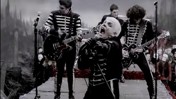 歌詞和訳 Welcome To The Black Parade My Chemical Romance 曲の解説と意味も Lyriclist りりっくりすと
